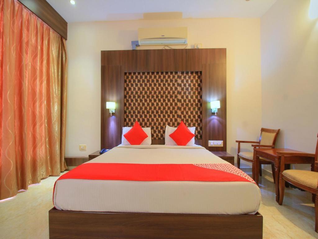Grand Milestone Hotel Mysore Exterior photo