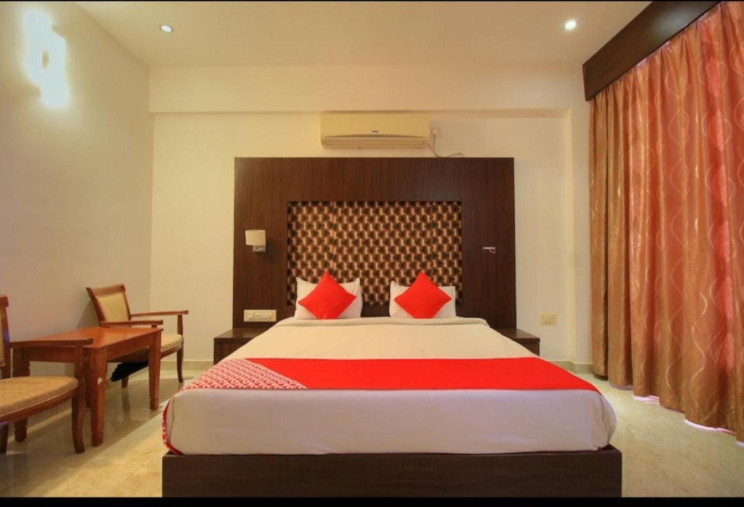 Grand Milestone Hotel Mysore Exterior photo
